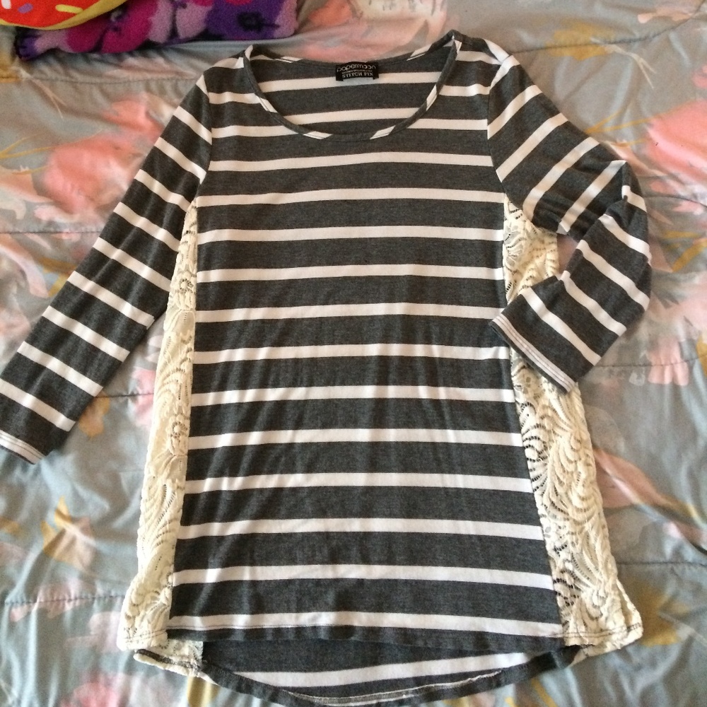Like New Silky Gray and Lacy Shirt